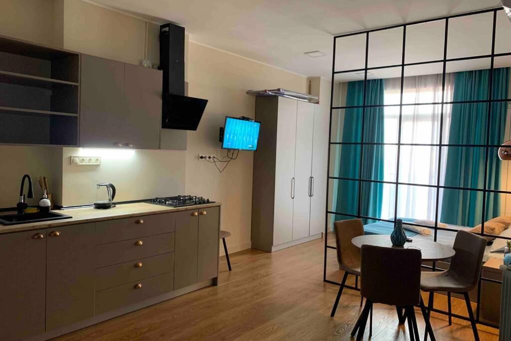 Geverse Apartment Batumi Exteriör bild