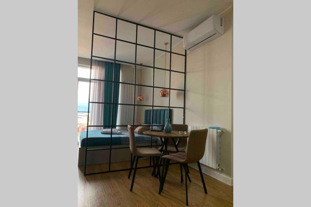 Geverse Apartment Batumi Exteriör bild